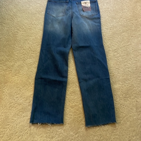 NWT Vanilla Star jeans. Raw hem and distressed medium wash 26w size 3 - Picture 6 of 7